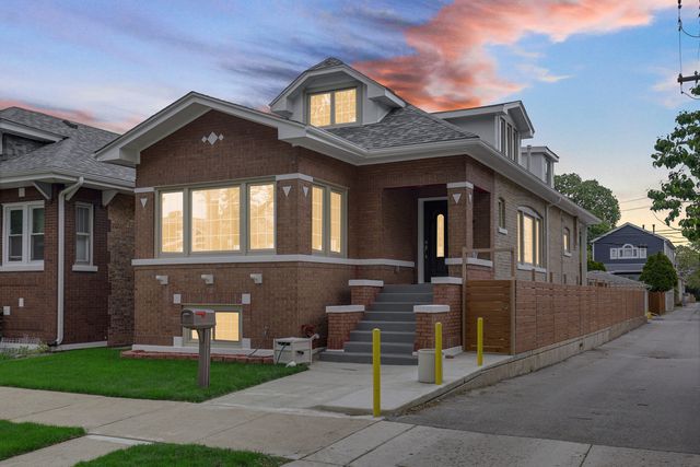 4915 N Kostner Avenue, Chicago, IL 60630