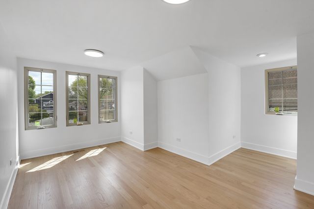 4915 N Kostner Avenue, Chicago, IL 60630