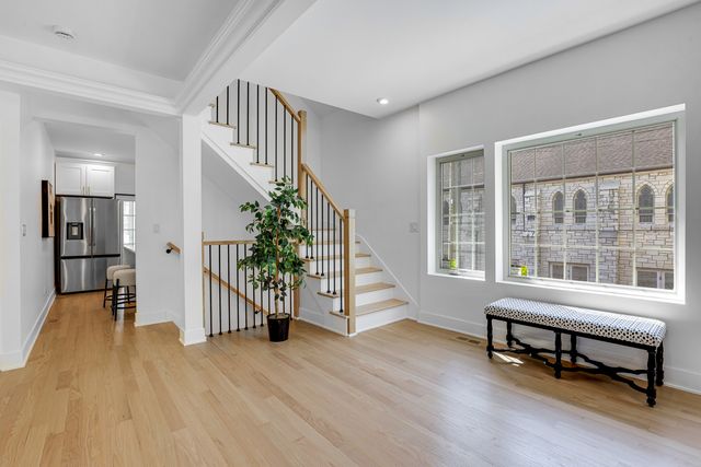 4915 N Kostner Avenue, Chicago, IL 60630