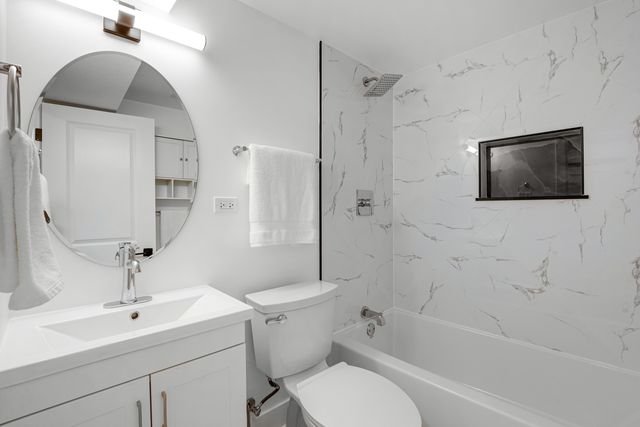 4915 N Kostner Avenue, Chicago, IL 60630
