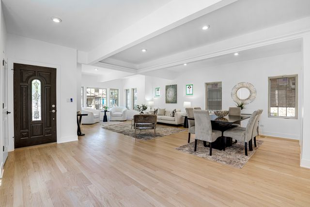 4915 N Kostner Avenue, Chicago, IL 60630