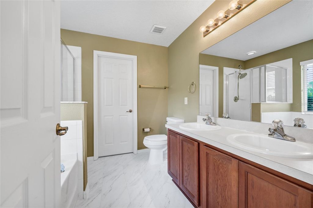 Image 21 of property listing at 13812 CEPHEUS DRIVE, Orlando, FL 32828
