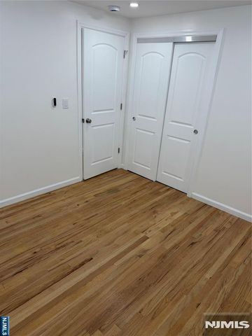 322 Roosevelt Avenue, Lyndhurst, NJ 07071