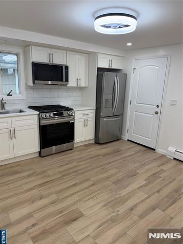 322 Roosevelt Avenue, Lyndhurst, NJ 07071