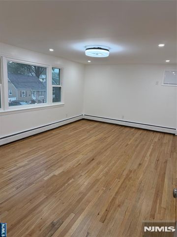 322 Roosevelt Avenue, Lyndhurst, NJ 07071