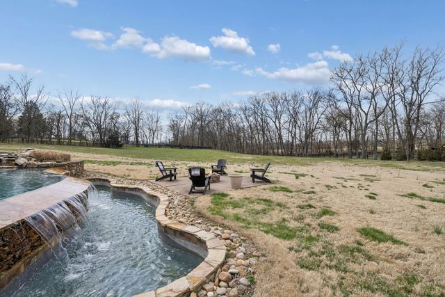 7105 Marsh Hawk Ct, Arrington, TN 37014