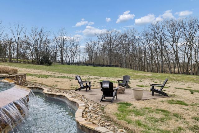 7105 Marsh Hawk Ct, Arrington, TN 37014