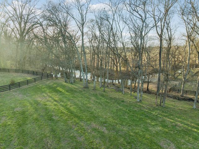 7105 Marsh Hawk Ct, Arrington, TN 37014