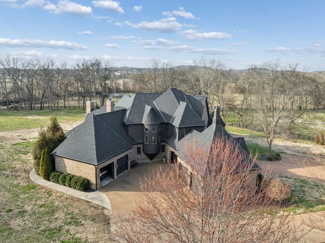 7105 Marsh Hawk Ct, Arrington, TN 37014