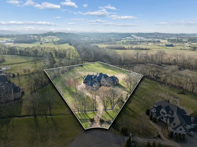 7105 Marsh Hawk Ct, Arrington, TN 37014