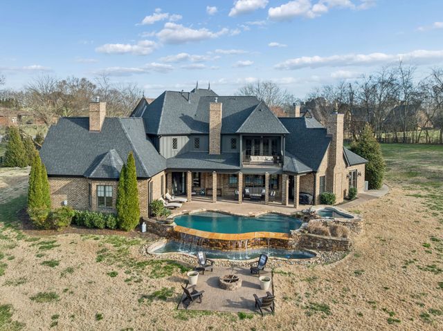 7105 Marsh Hawk Ct, Arrington, TN 37014