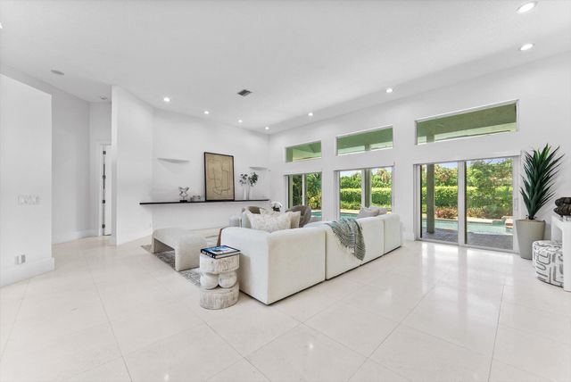 7876 Mandarin Drive, Boca Raton, FL 33433