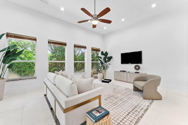 7876 Mandarin Drive, Boca Raton, FL 33433