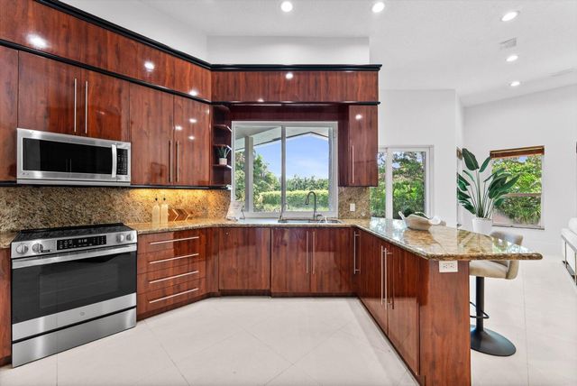 7876 Mandarin Drive, Boca Raton, FL 33433