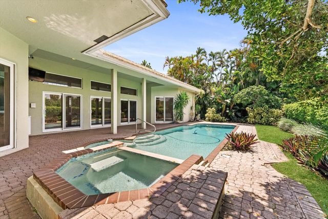 7876 Mandarin Drive, Boca Raton, FL 33433