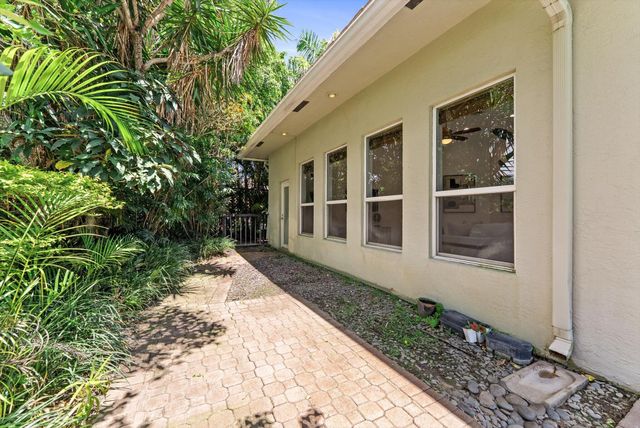 7876 Mandarin Drive, Boca Raton, FL 33433