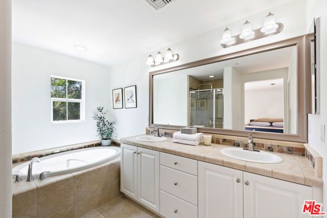 1572 Silver Shadow Drive, Newbury Park (thousand Oaks), CA 91320