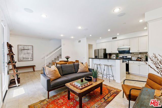 1572 Silver Shadow Drive, Newbury Park (thousand Oaks), CA 91320