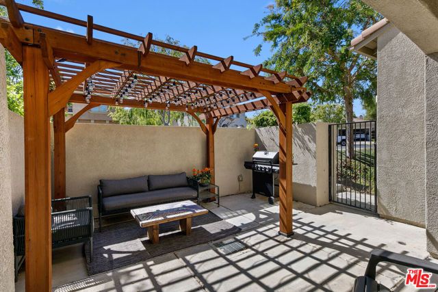 1572 Silver Shadow Drive, Newbury Park (thousand Oaks), CA 91320