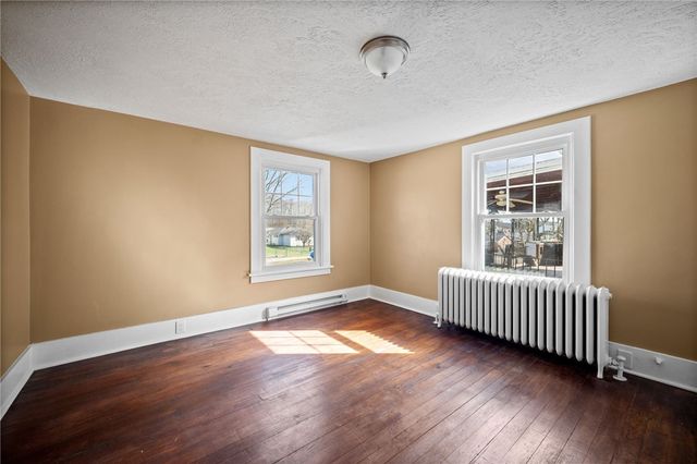 548 N Main St, Masontown, PA 15417