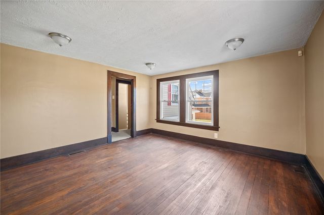 548 N Main St, Masontown, PA 15417