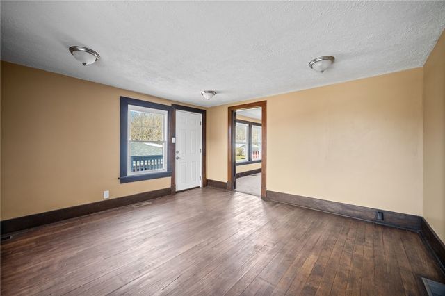 548 N Main St, Masontown, PA 15417