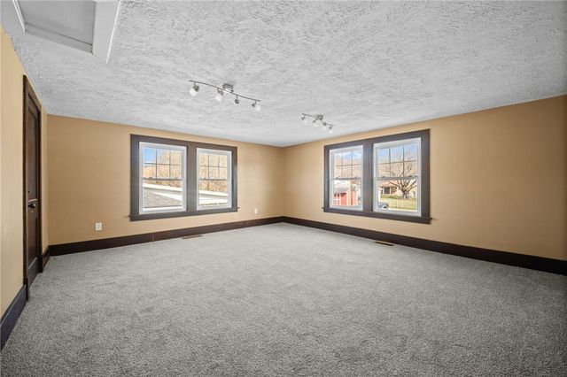 548 N Main St, Masontown, PA 15417