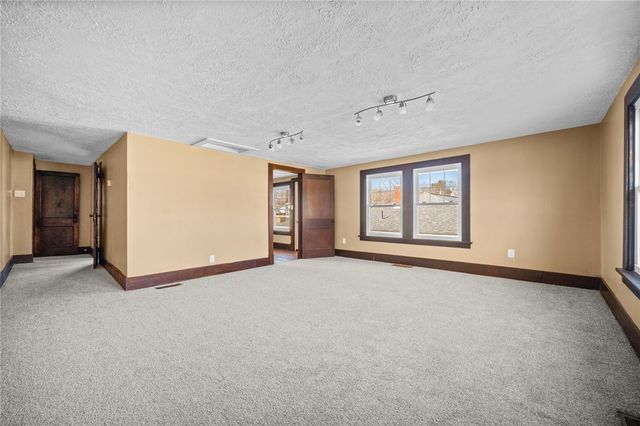 548 N Main St, Masontown, PA 15417