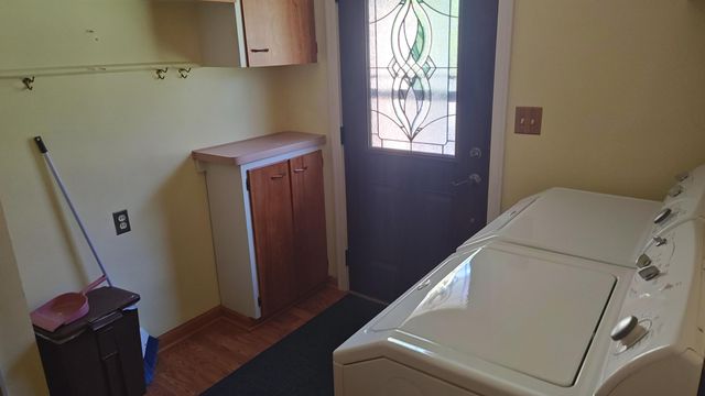 422 3 Mile Road Ne, Grand Rapids Twp, MI 49505