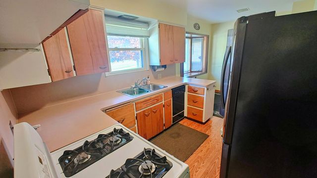 422 3 Mile Road Ne, Grand Rapids Twp, MI 49505