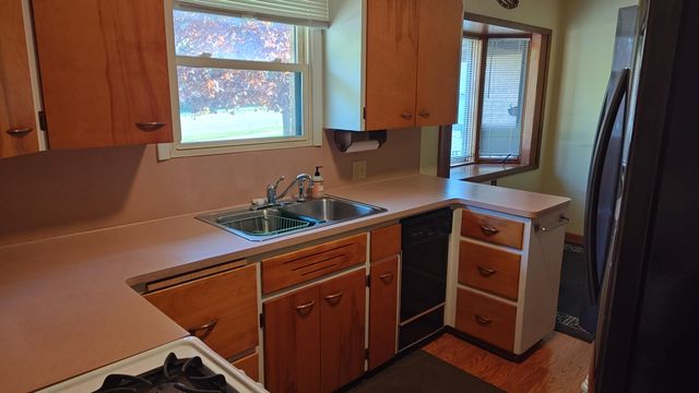 422 3 Mile Road Ne, Grand Rapids Twp, MI 49505