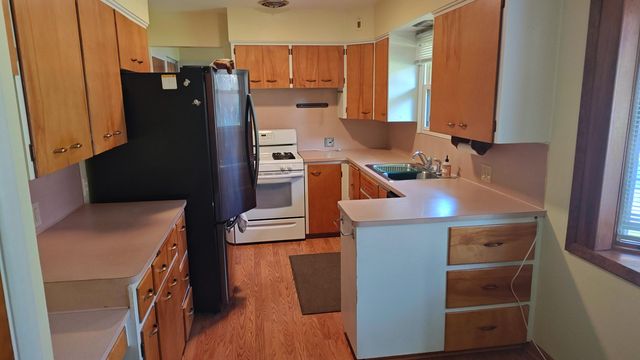 422 3 Mile Road Ne, Grand Rapids Twp, MI 49505