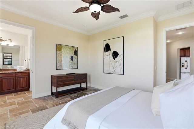 2546 Marquesa Royale Ln Apt 302, Naples, FL 34109