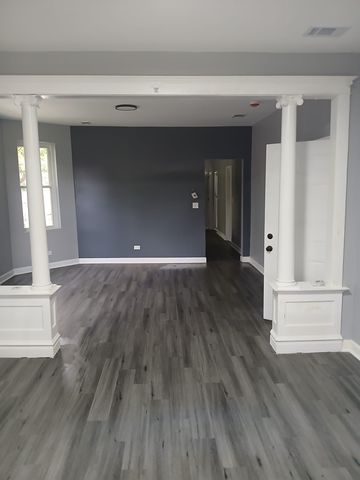 230 S 11th Avenue, Maywood, IL 60153