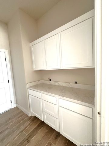 173 Pine Valley Dr, La Vernia, TX 78121