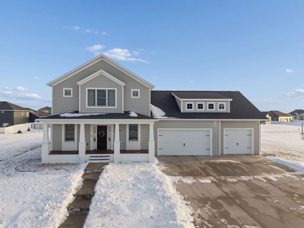 4717 11th Street W, West Fargo, ND 58078