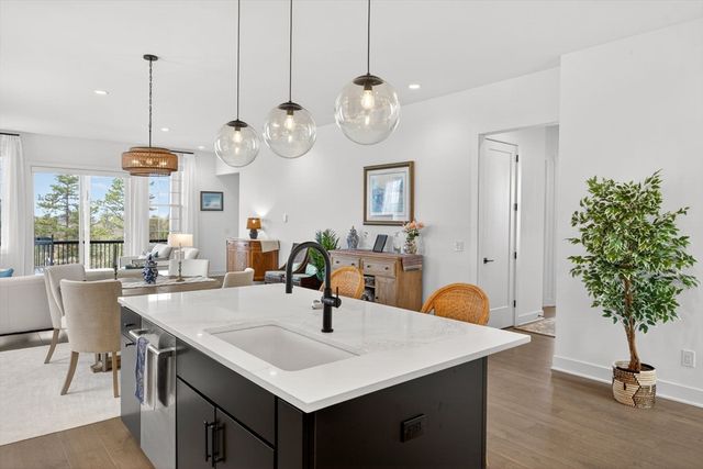 31 Kestrel Heights, Plymouth, MA 02360