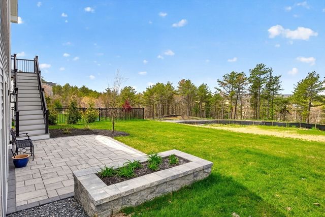 31 Kestrel Heights, Plymouth, MA 02360