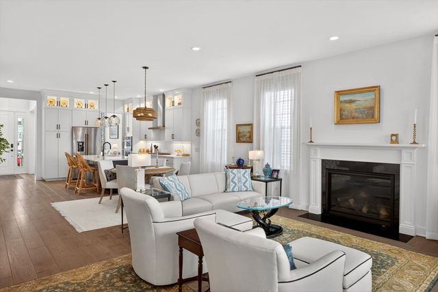 31 Kestrel Heights, Plymouth, MA 02360