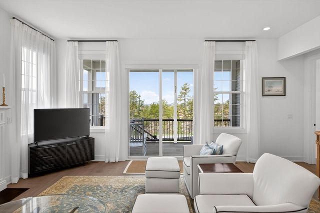31 Kestrel Heights, Plymouth, MA 02360