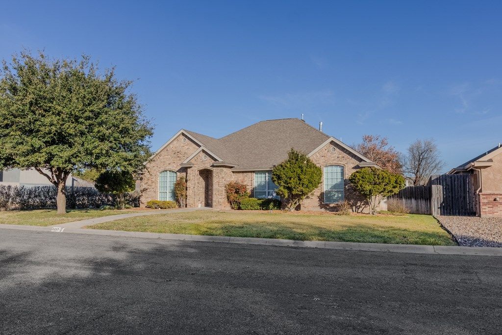Image 2 of property listing at 5227 Westway Dr, San Angelo, TX 76904