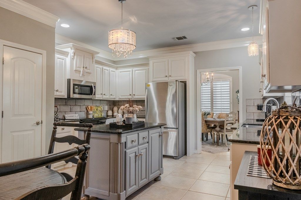 Image 9 of property listing at 5227 Westway Dr, San Angelo, TX 76904