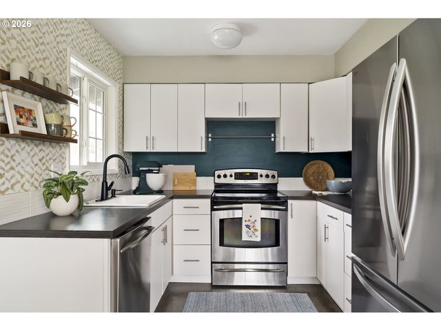 2330 Ne 121ST Ave, Portland, OR 97220