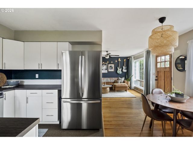 2330 Ne 121ST Ave, Portland, OR 97220