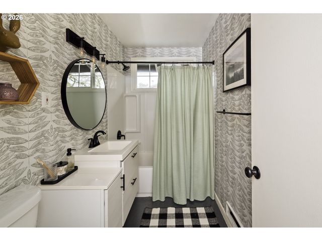 2330 Ne 121ST Ave, Portland, OR 97220