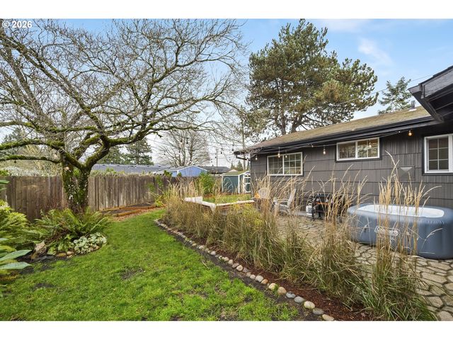 2330 Ne 121ST Ave, Portland, OR 97220