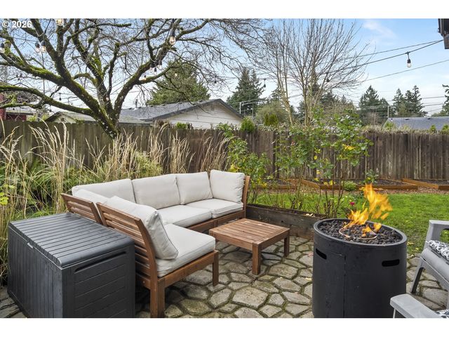 2330 Ne 121ST Ave, Portland, OR 97220