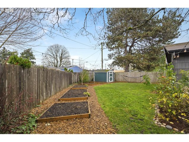 2330 Ne 121ST Ave, Portland, OR 97220