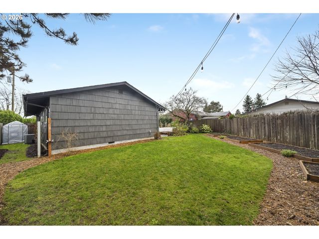 2330 Ne 121ST Ave, Portland, OR 97220