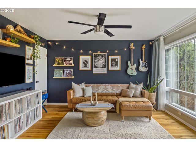 2330 Ne 121ST Ave, Portland, OR 97220